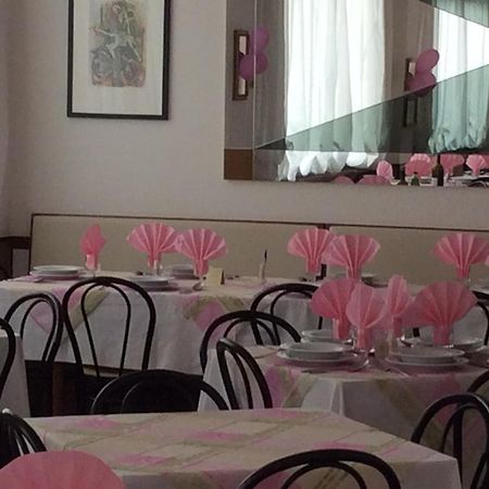 Hotel Granada Cattolica Bagian luar foto