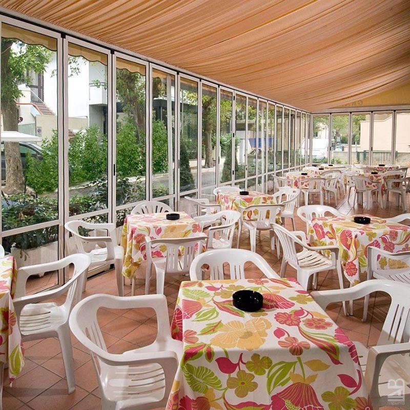Hotel Granada Cattolica Bagian luar foto