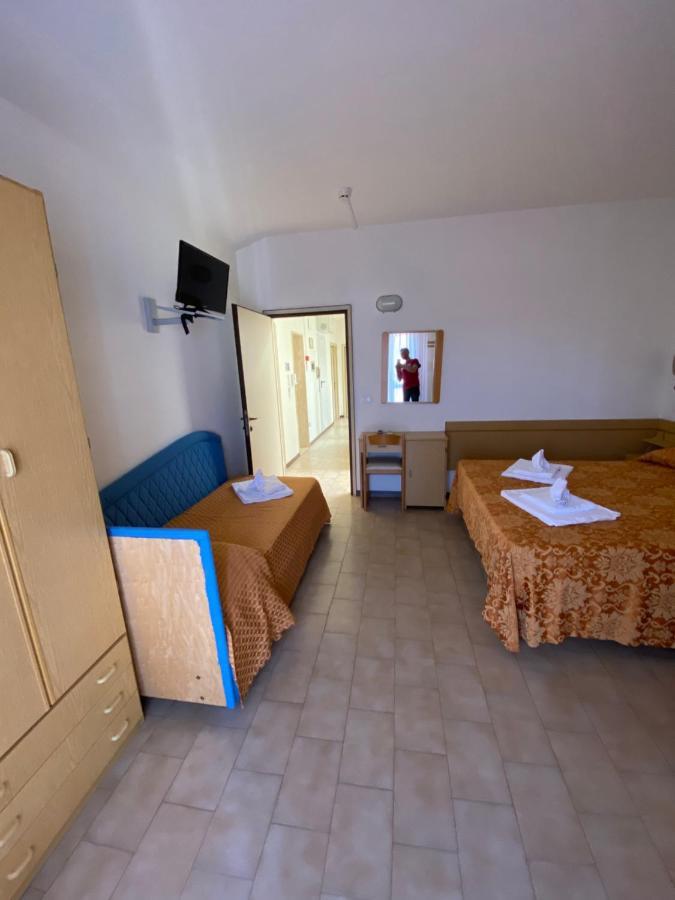 Hotel Granada Cattolica Bagian luar foto