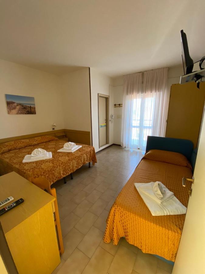 Hotel Granada Cattolica Bagian luar foto