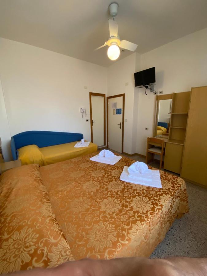 Hotel Granada Cattolica Bagian luar foto
