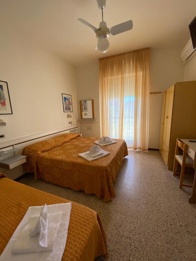 Hotel Granada Cattolica Bagian luar foto