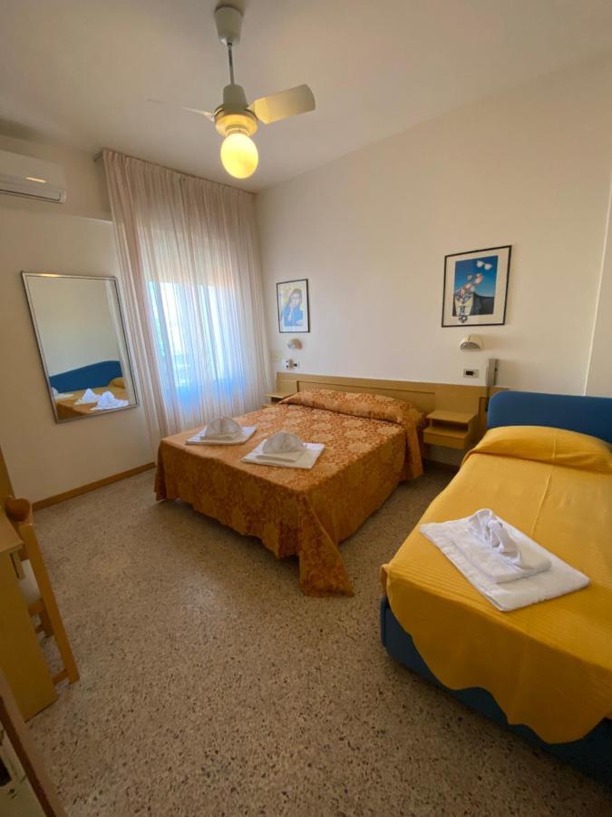 Hotel Granada Cattolica Bagian luar foto