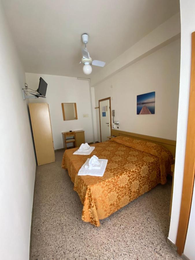 Hotel Granada Cattolica Bagian luar foto