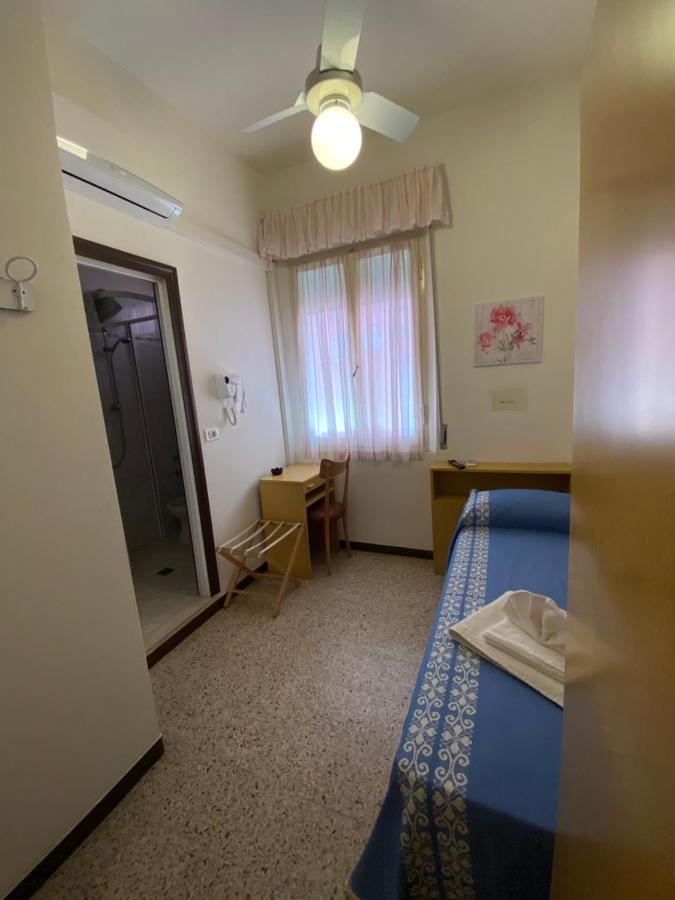 Hotel Granada Cattolica Bagian luar foto