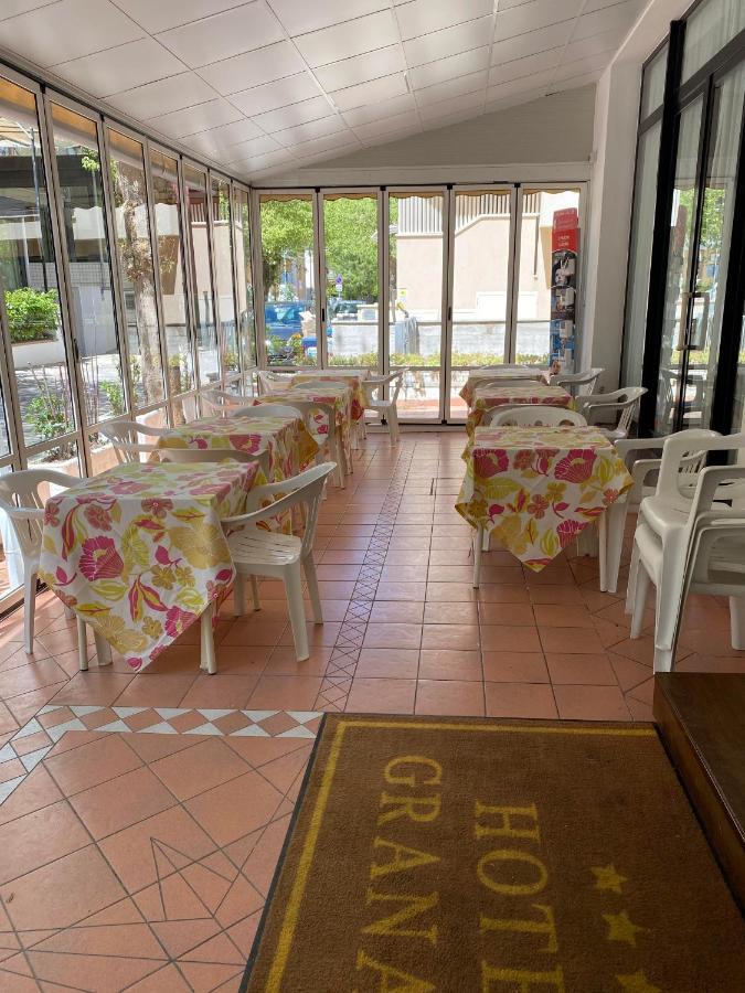 Hotel Granada Cattolica Bagian luar foto