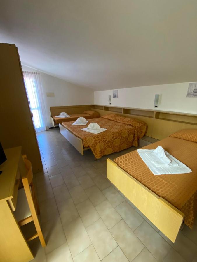 Hotel Granada Cattolica Bagian luar foto