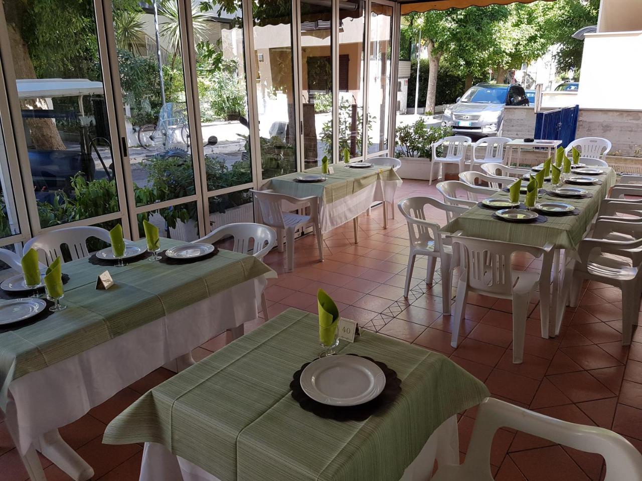 Hotel Granada Cattolica Bagian luar foto