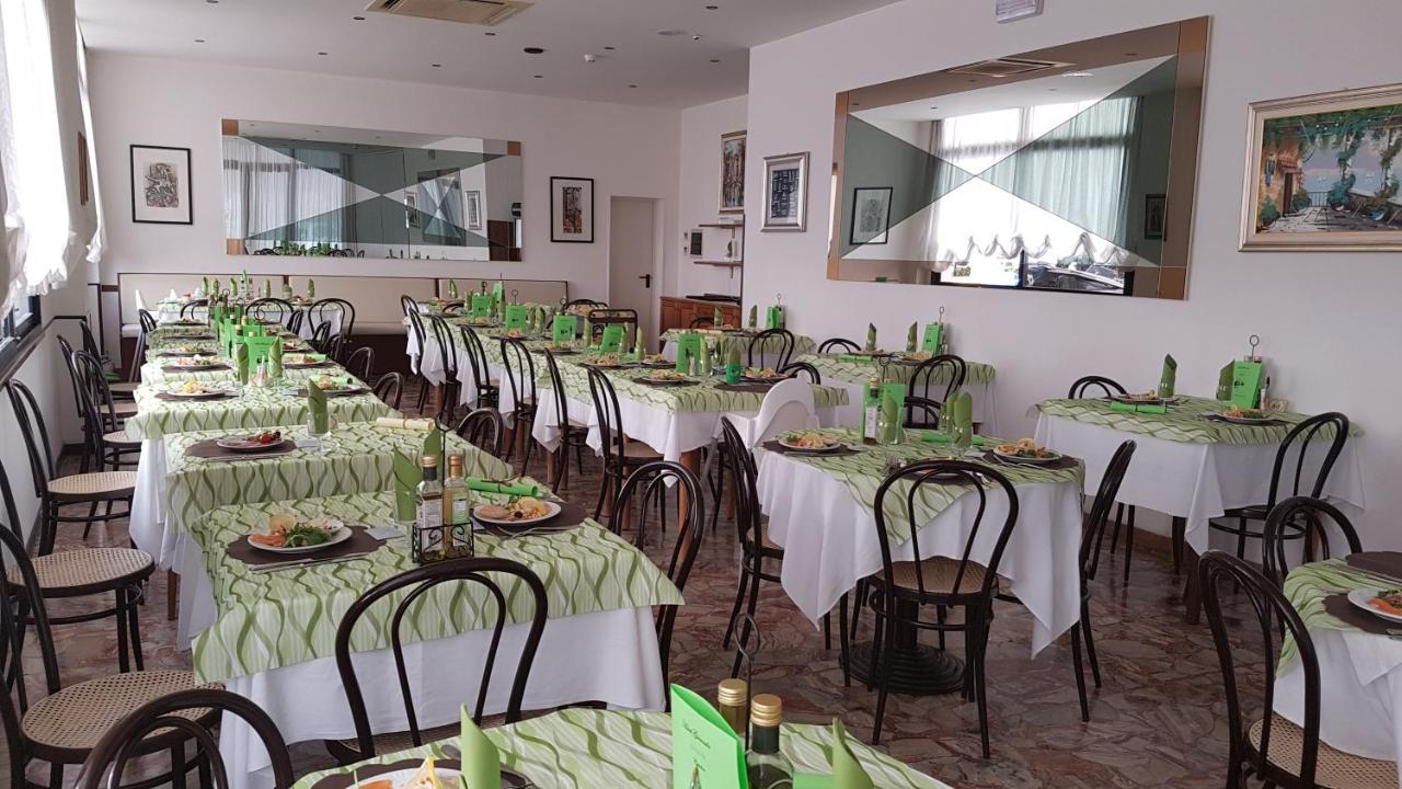 Hotel Granada Cattolica Bagian luar foto