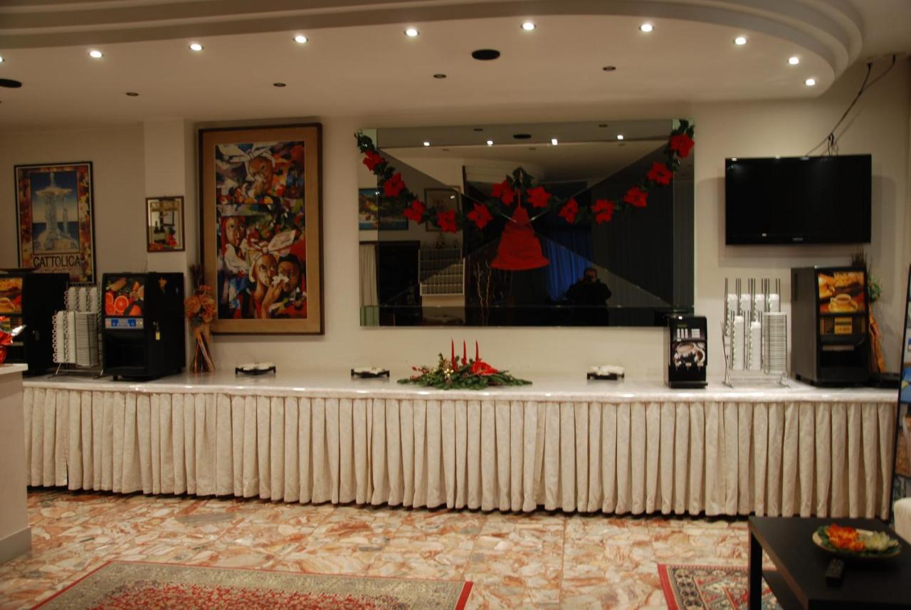Hotel Granada Cattolica Bagian luar foto