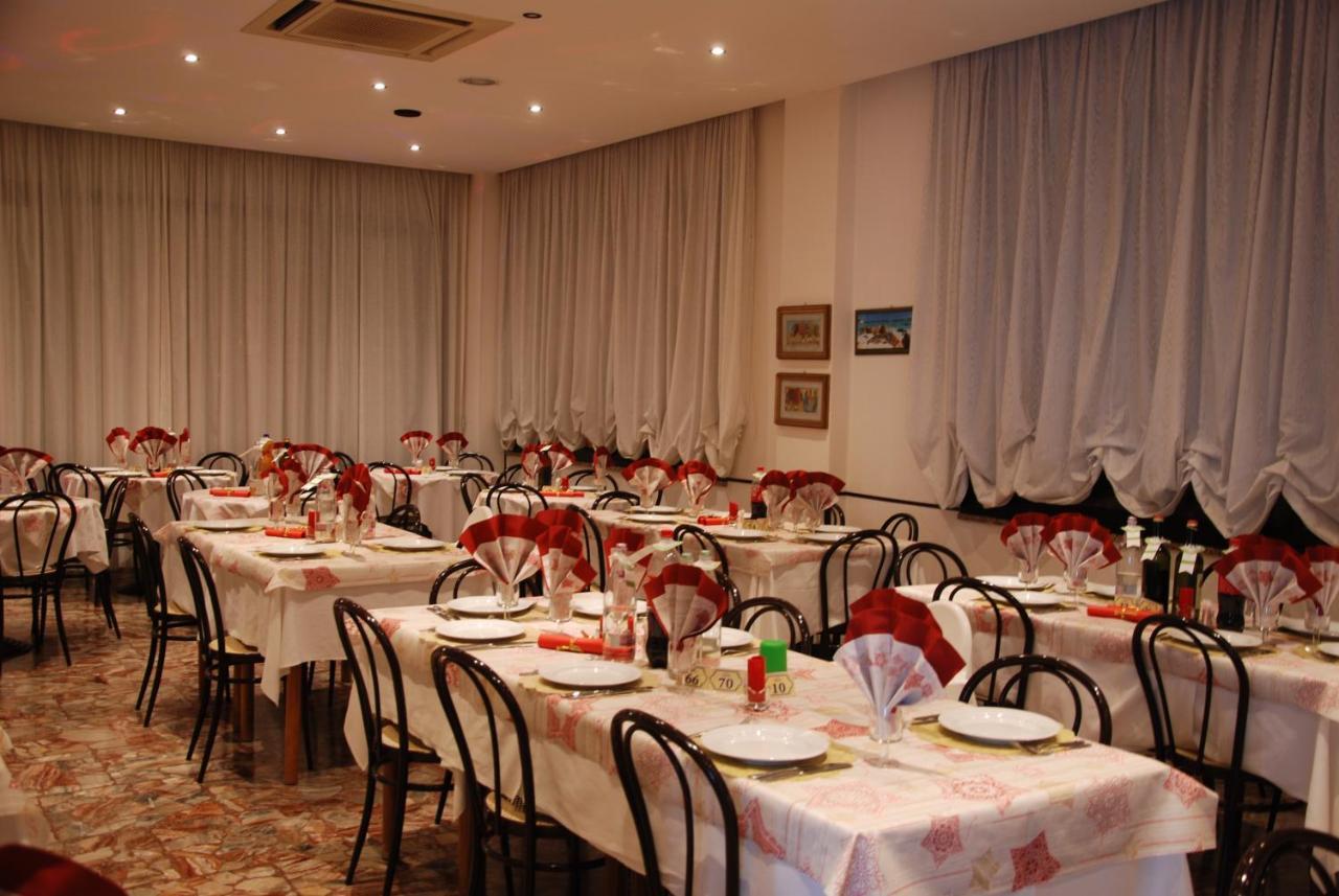 Hotel Granada Cattolica Bagian luar foto