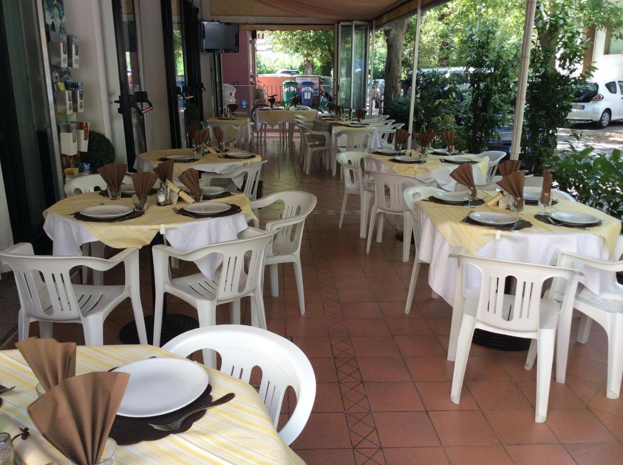 Hotel Granada Cattolica Bagian luar foto